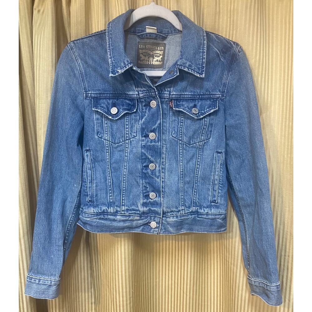 Levi’s Trucker Jean Jacket Size S Women's PC9-70270-0038 with Silver Label/Tag